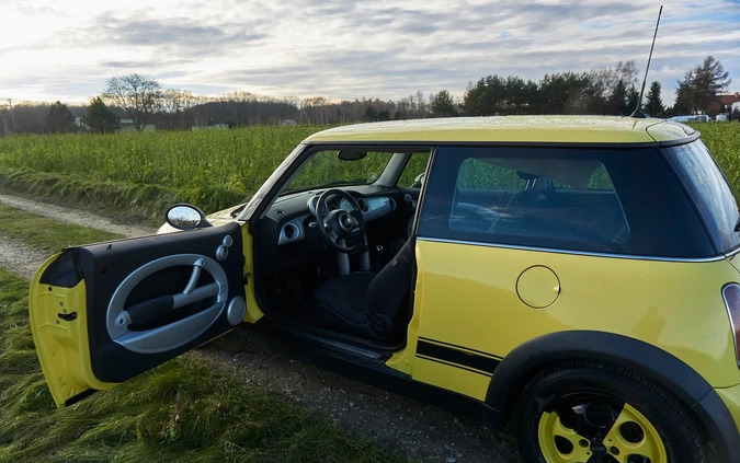 MINI ONE cena 7700 przebieg: 262950, rok produkcji 2001 z Rybnik małe 37